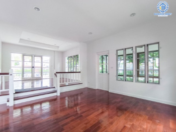 *****บ้านเดี่ยวมือสอง ม.มัณฑนา วัดพระเงิน หลังมุม! คุณภาพจากแบรนด์ L&H เนื้อที่กว้างขวางเกือบ 145 ตร.ว. มาพร้อมฟังก์ชันจัดเต็ม 5 ห้องนอน 3 ห้องน้ำ จอดรถ 2 คัน แถมฟรี! เครื่องปรับอากาศ 3 เครื่อง! โครงการตั้งบนทำเลเดินทางสะดวก ใกล้รถไฟฟ้าสายสีม่วง "สถานีตลาดบางใหญ่" และทางด่วน "ศรีรัช"